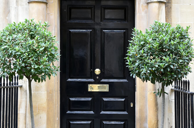 Timber front door guide - benefits of choosing this authentic material